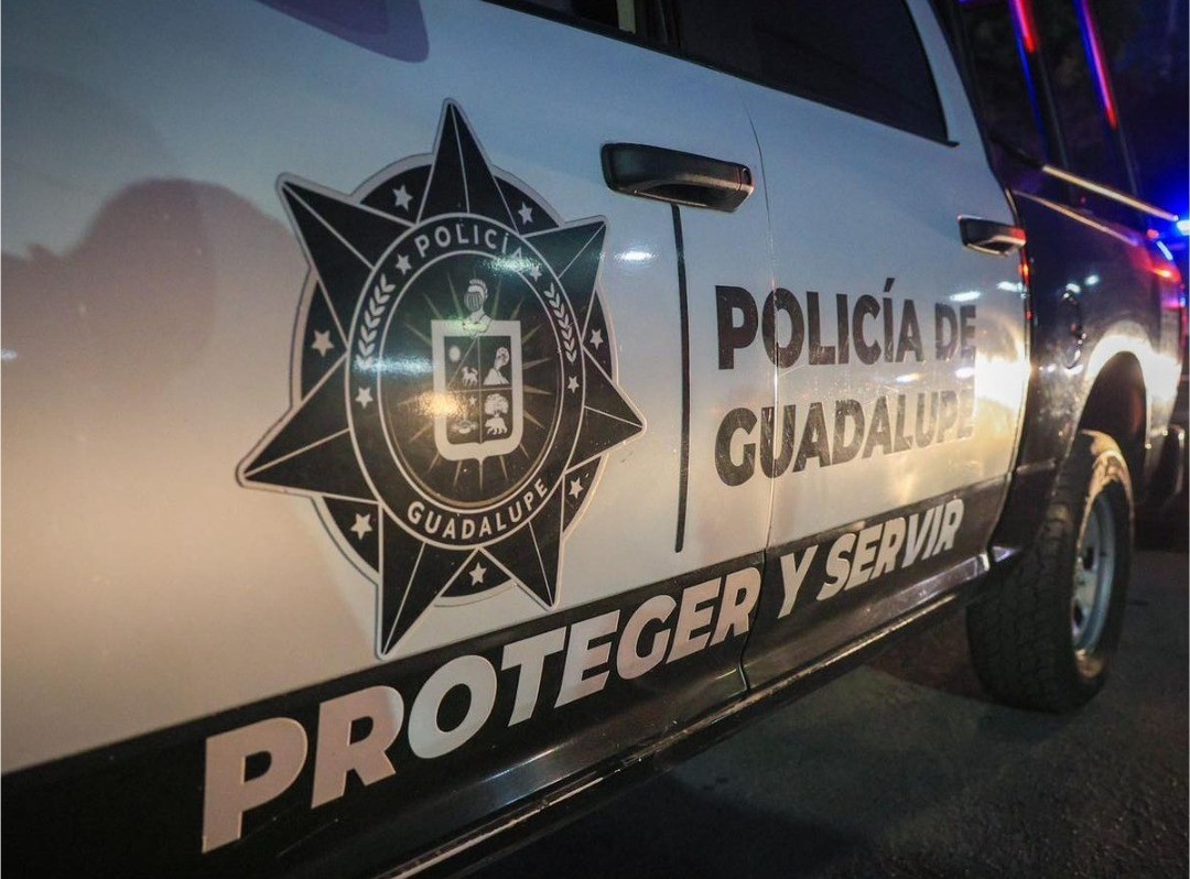 Unidad de la Policía de Guadalupe en la zona del robo. Foto: Policía de Guadalupe.