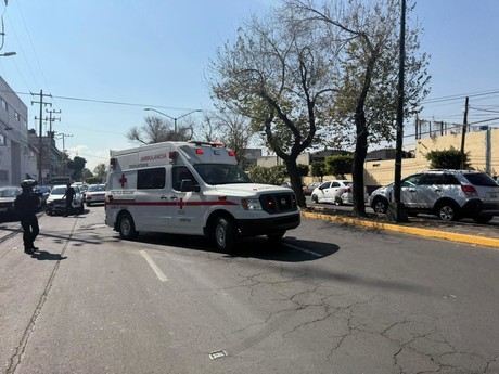 Fuga de gas intoxica a familia en Azcapotzalco: Muere una mujer, papá e hijo van al hospital graves