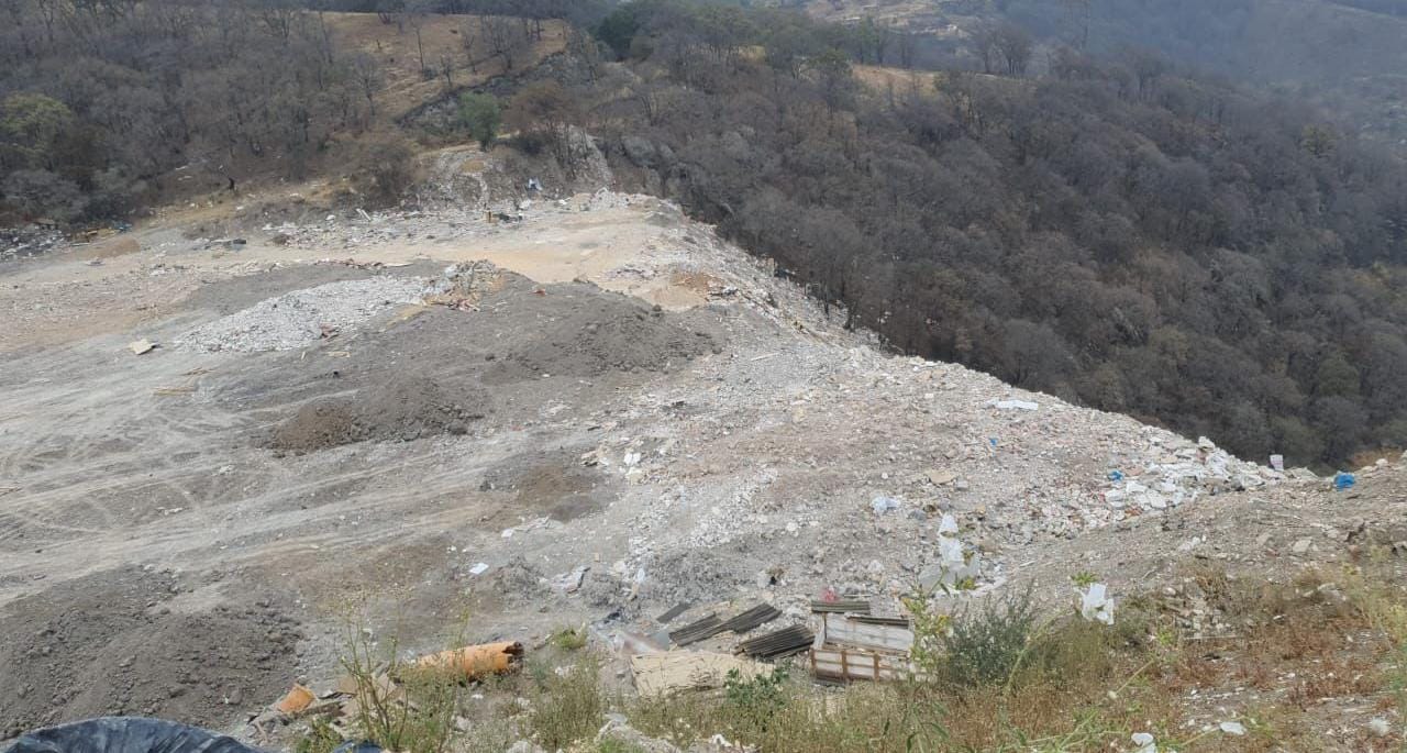 Realizan cateo en predio de Naucalpan por depósito ilegal de residuos sólidos. Foto: @FiscaliaEdomex 