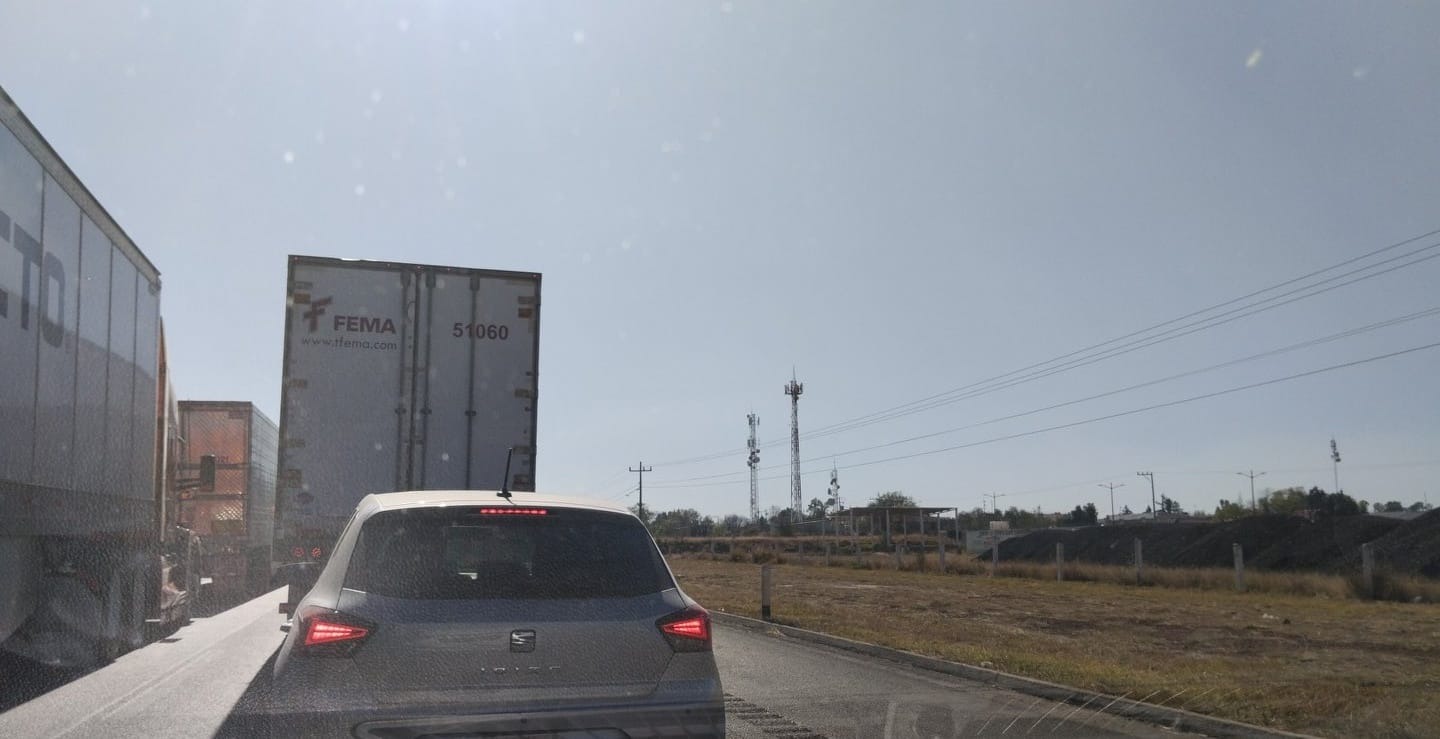 Caos vial en la autopista México-Querétaro: Reportan filas de autos de 17 kilómetros. Foto: Diker Edh Crust