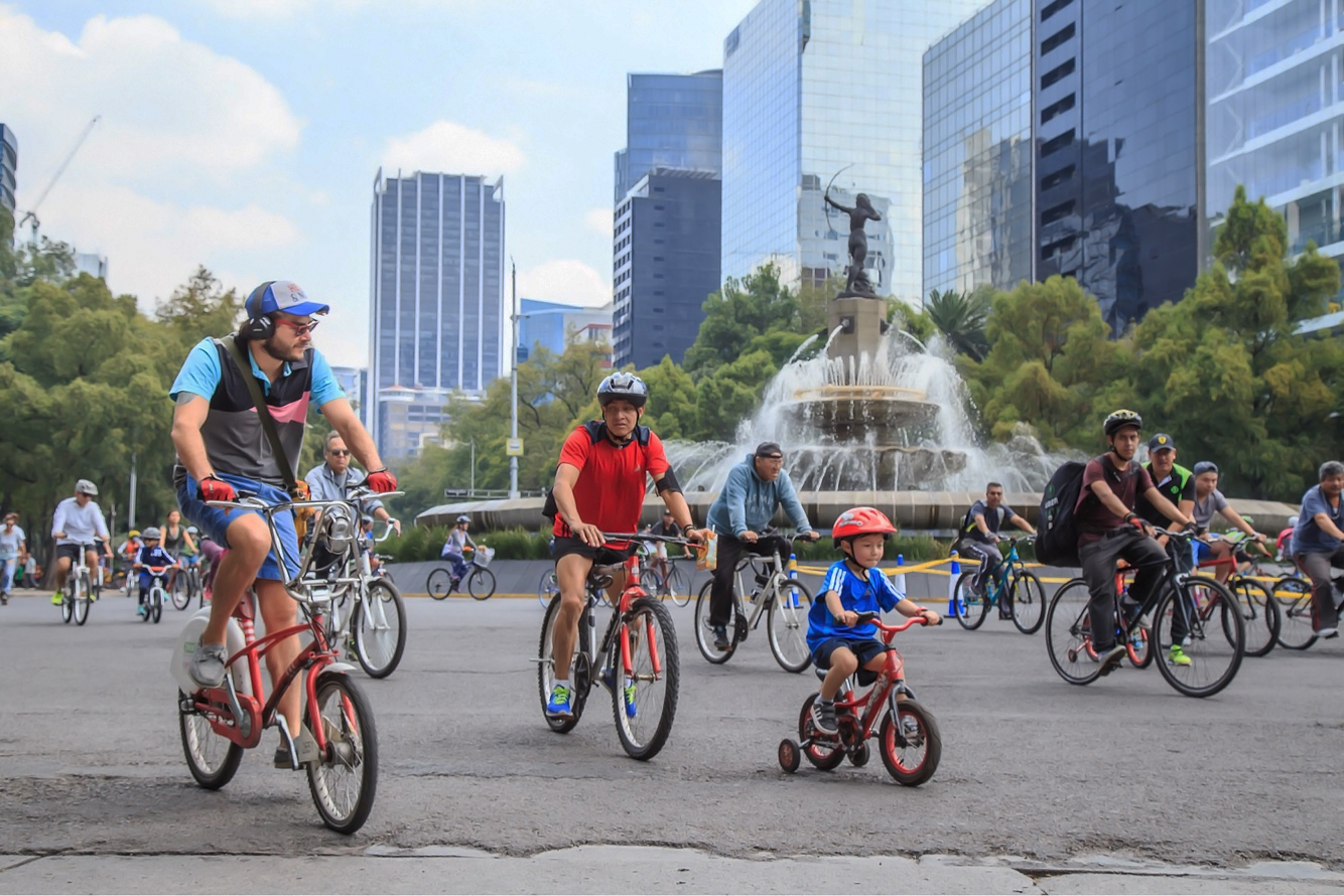 Disfutando una tarde en bicicleta por la Ciudad de México. Foto: GCDMX/SEDEMA