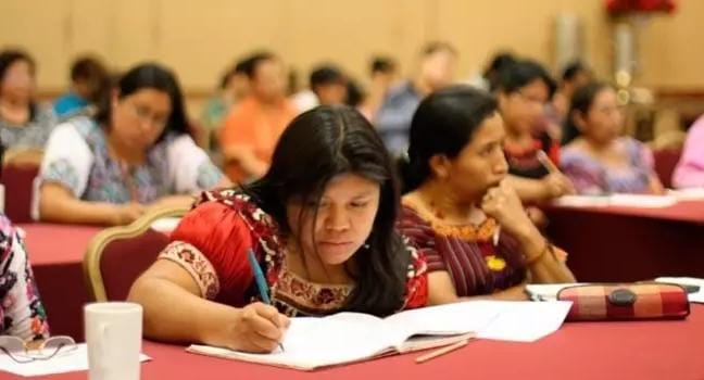 Promueven becas de estudios de licenciatura para mujeres indígenas. Foto: Especial