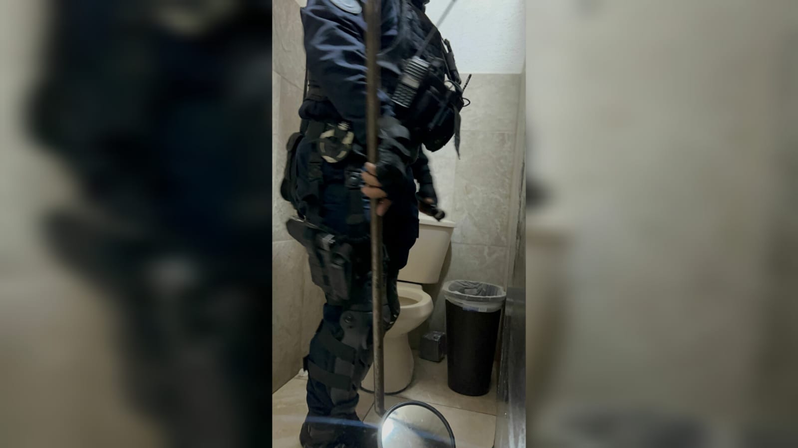 Alarma en la Secretaría del Trabajo en Tlalnepantla por artefacto explosivo. Foto: SSEM