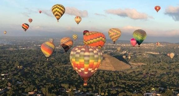 Globos aerostáticos en Teotihuacán retoman el vuelo a un año de la tragedia. Foto:  Globosteotihuacan 