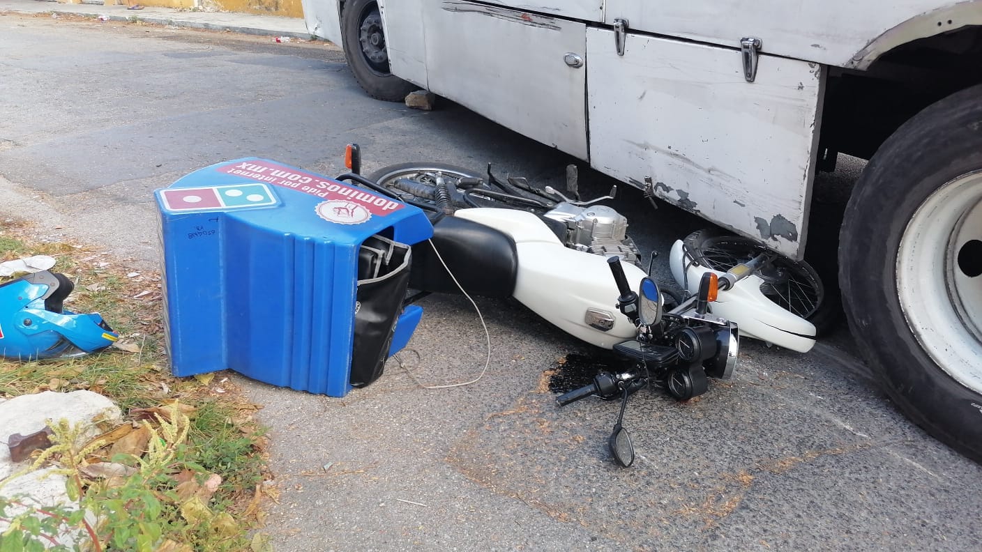 moto arrollada por un camión 