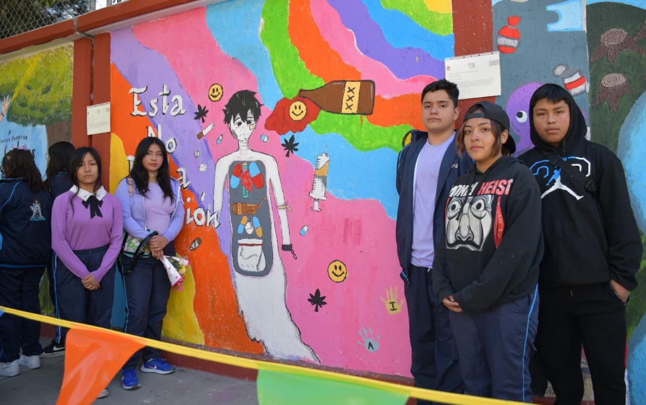 Murales en Nezahualcóyotl: Jóvenes apoyan la lucha de las mujeres. Foto: Cortesía 