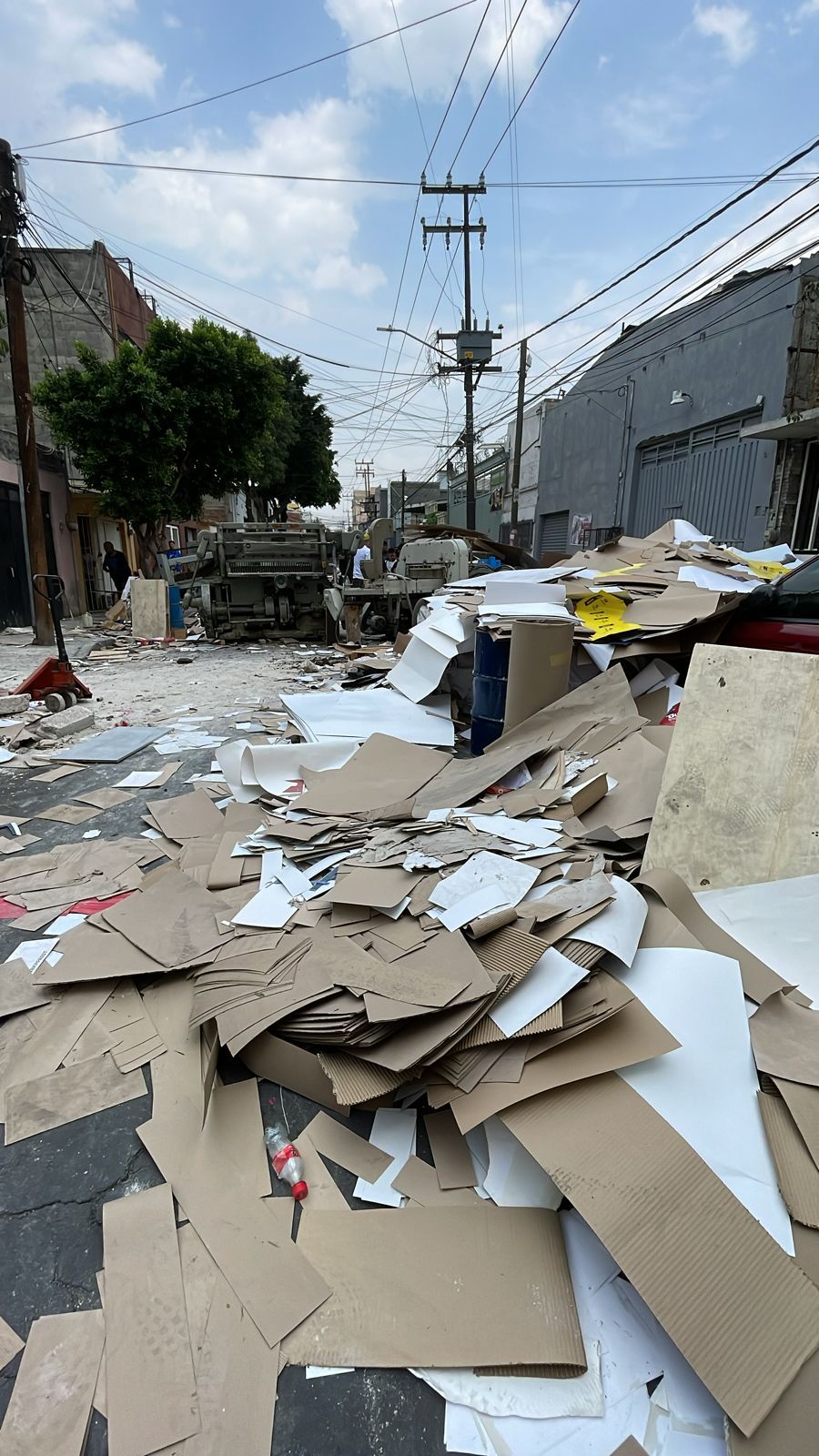 Por un desalojo en una recicladora se desató una riña en Iztacalco. Foto: Ramón Ramírez