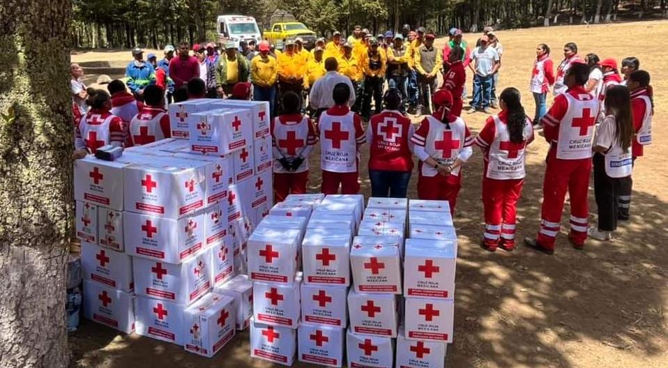 Cruz Roja Mexicana entrega ayuda humanitaria a brigadistas forestales en Edomex. Foto: @Cruz Roja Toluca