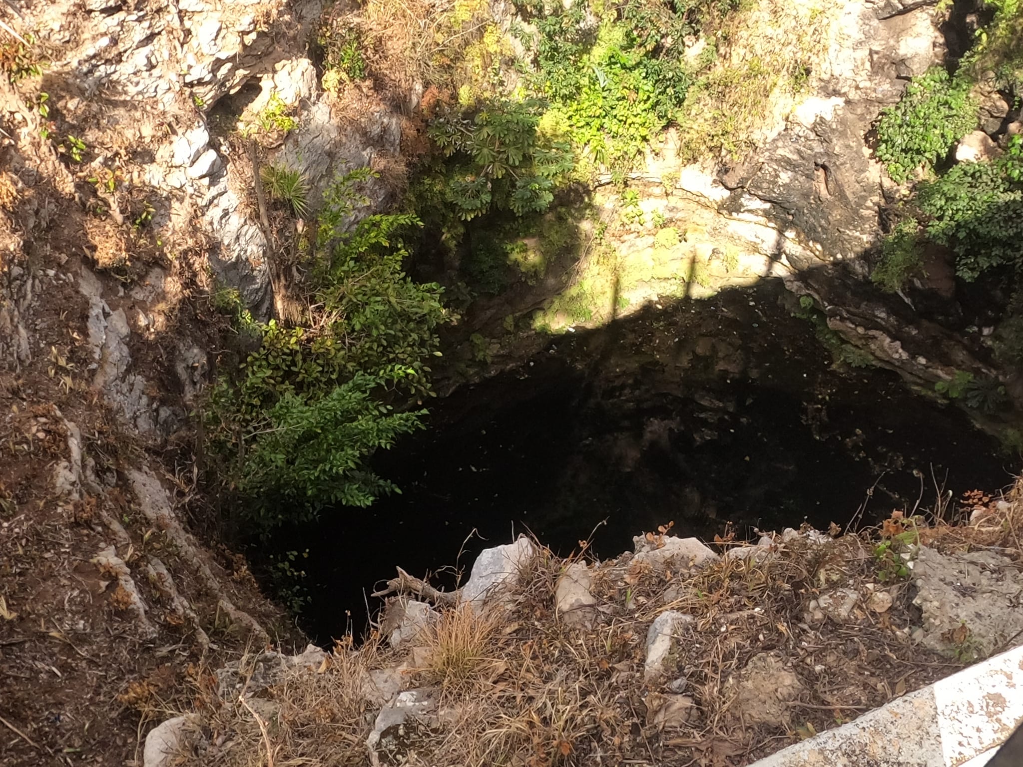 Entrada a la gruta de Mopilá 