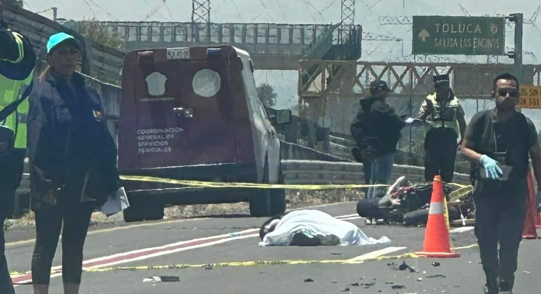 Motociclista fallece en trágico accidente en la autopista México-Toluca. Foto: RRSS 