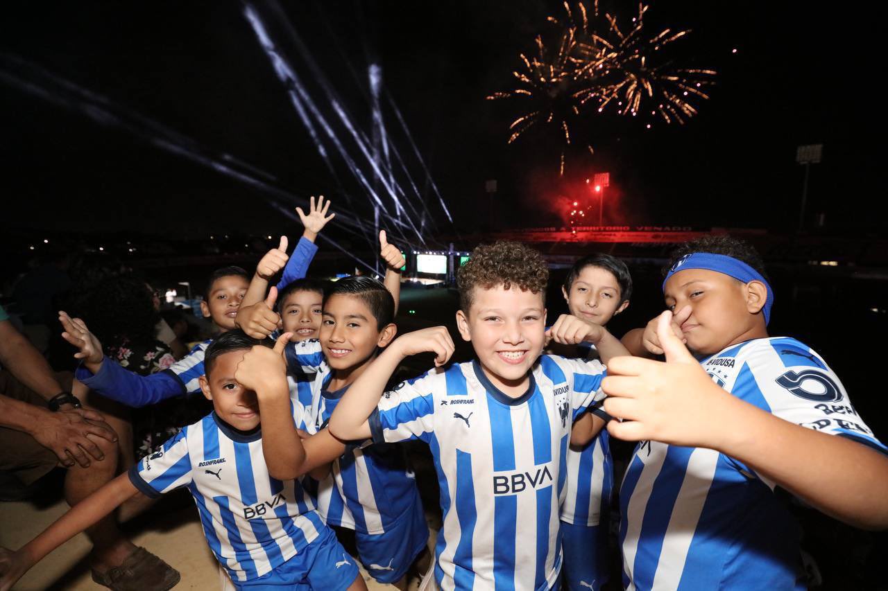 Niños futbolistas 