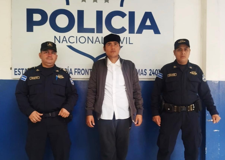 Jonathan Emmanuel Cardona Castillo, es un salvadoreño con orden de captura en Guatemala. Foto: X.