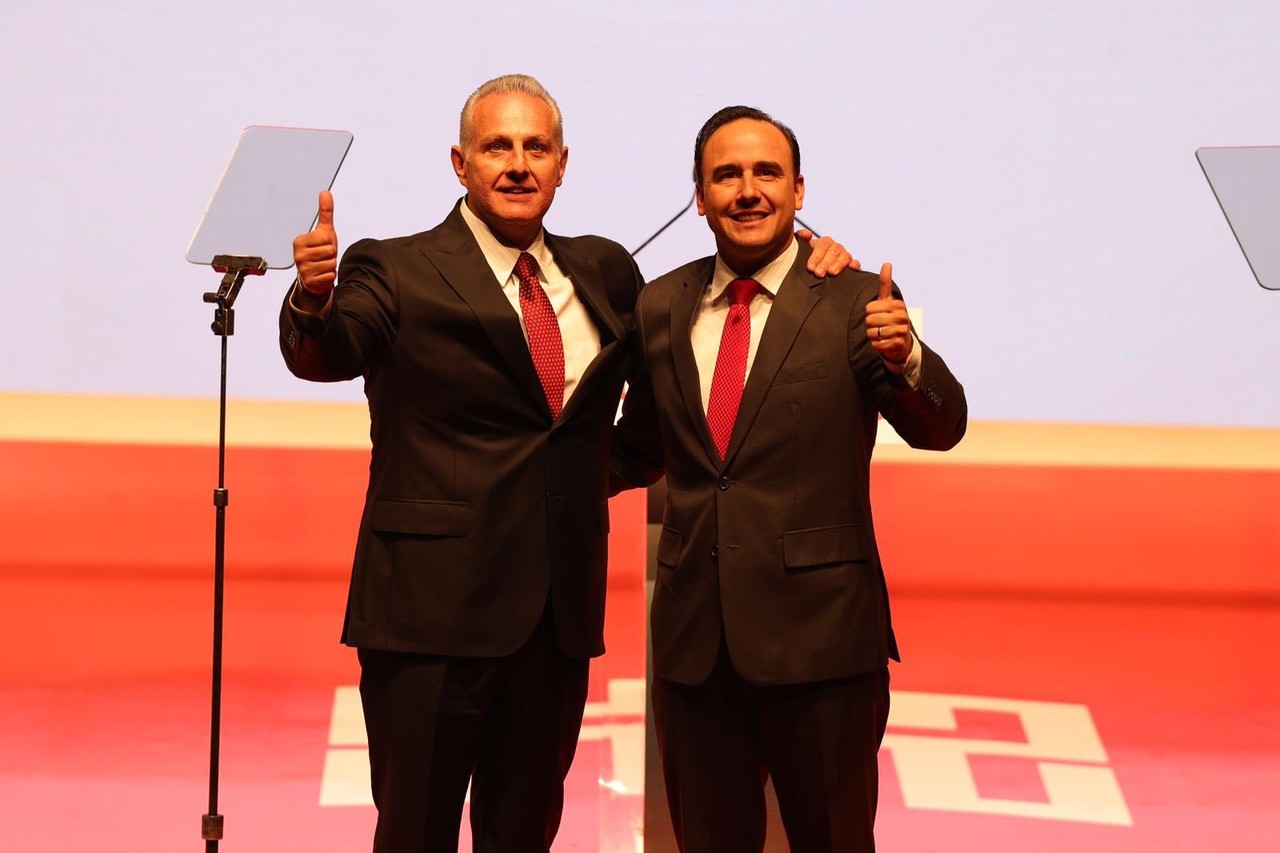 El gobernador Manolo Jiménez junto al alcalde de Torreón, Román Cepeda. (Fotografía: Manolo Jiménez)