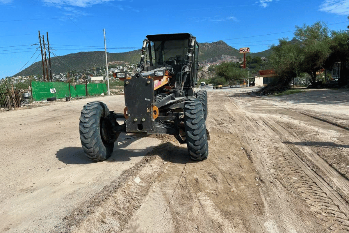 Además de las calles, Servicios Públicos también atendió varios reportes ciudadanos. Foto: Gobierno del Estado de BCS