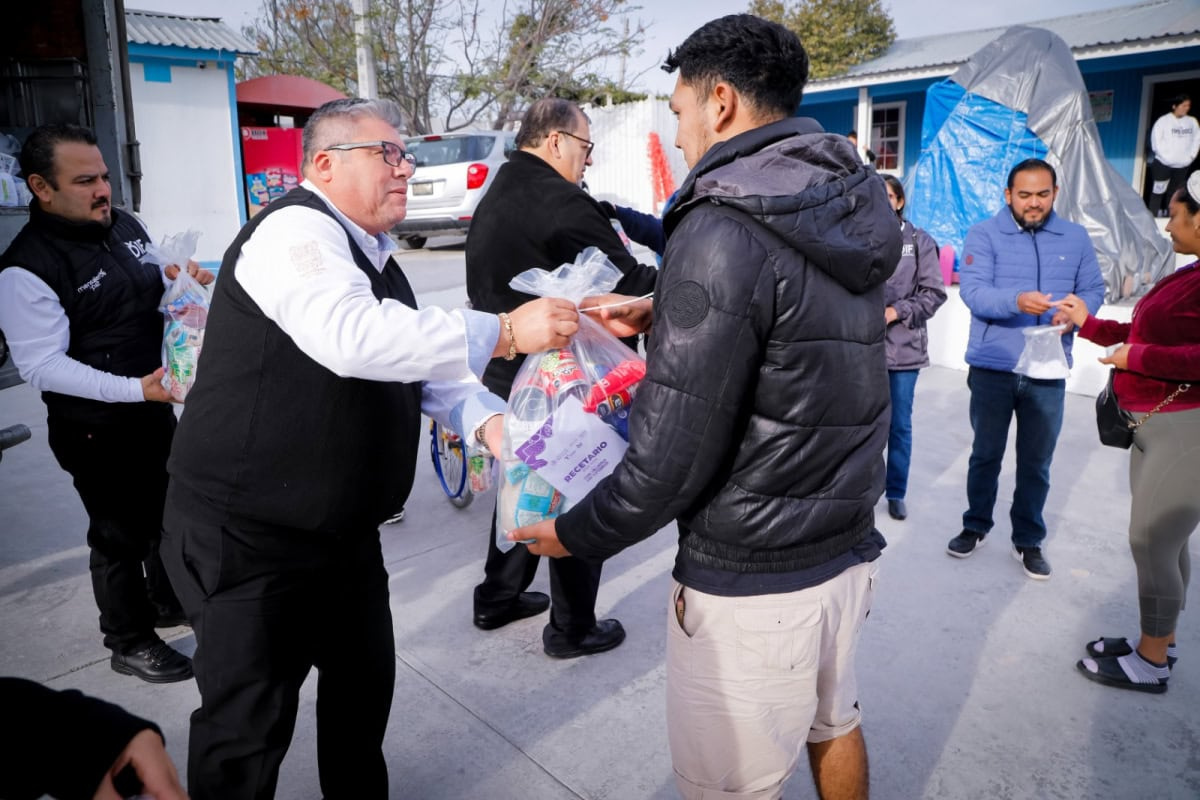 Entregan alimento a migrantes en Reynosa. Foto: DIF Tamaulipas