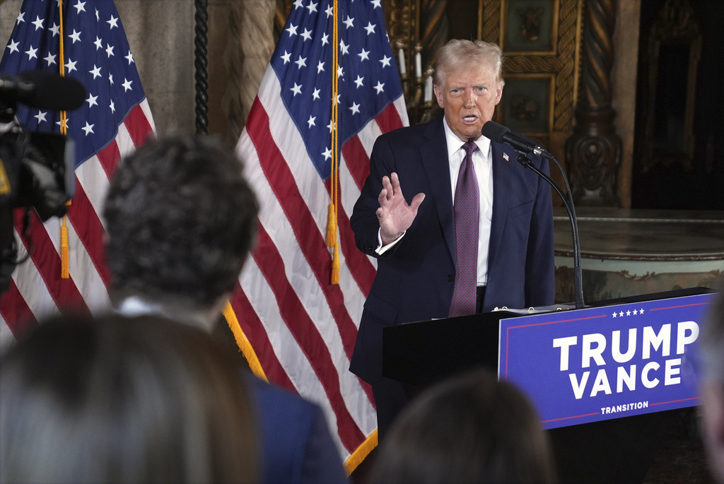 El presidente electo Donald Trump durante una conferencia de prensa en su finca de Mar-a-Lago, el martes 7 de enero de 2025, en Palm Beach, Florida. (AP Foto/Evan Vucci)