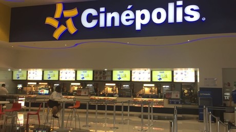 ¿Te pueden prohibir la entrada al cine por llevar alimentos de otro lugar?