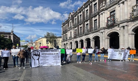 Trabajadores eventuales del ISEM exigen bases de trabajo