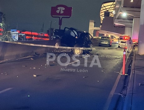 VIDEO | Hombre muere tras chocar contra columna de Metrorrey en avenida Félix U. Gómez