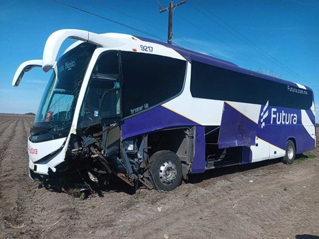 Reportan un fallecido en accidente entre automóvil y autobús de pasajeros en San Fernando