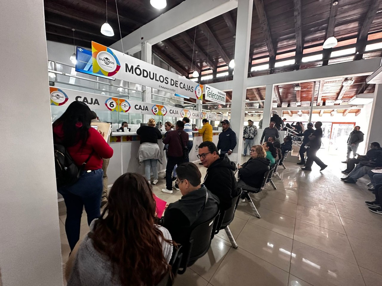 El municipio abrió otro espacio para el pago de contribuciones. Foto: Isaura Retana.