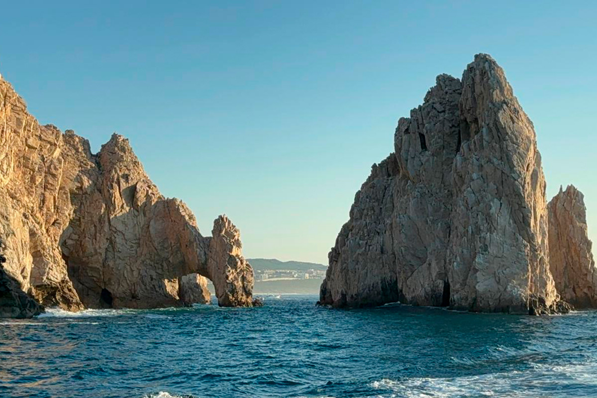 Este es el famoso Arco de Los Cabos, gran atractivo turístico. Fotografías: Irving Thomas.