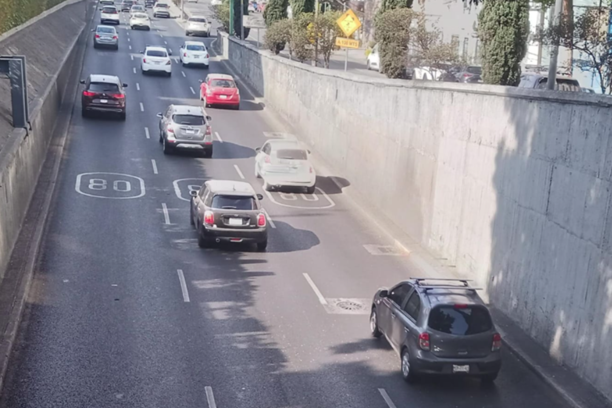 Viaducto Miguel Alemán Valdés con ligera carga de Av. Insurgentes hacia la Av. Revolución en CDMX.    Foto: @OVIALCDMX