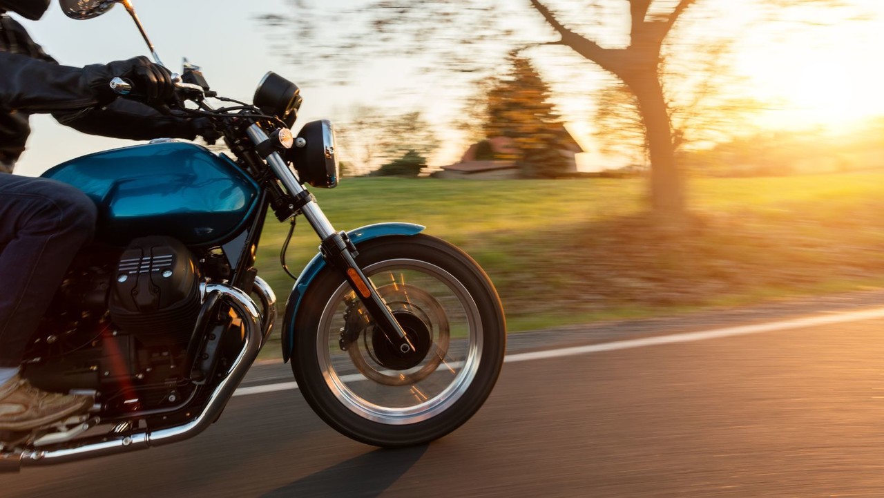 Disfrutar de un paseo en motocicleta de Saltillo a Parras es una experiencia que vale cada kilómetro. (Fotografía: Canva)