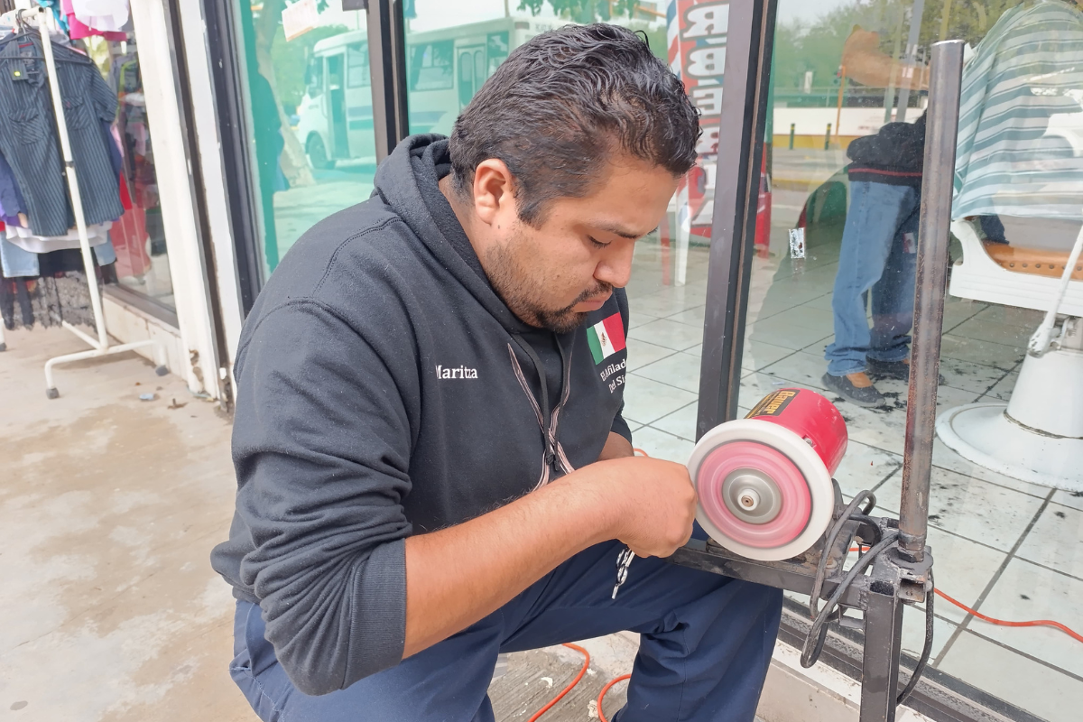 Arturo Gamboa 'El Afilador del Siglo XXI'. Foto: Victoria Jiménez