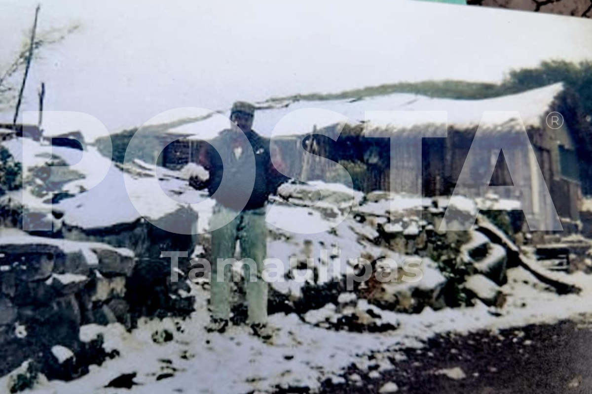 Fue en 1997 cuando se registró una impresionante nevada en la sierra de Ciudad Victoria, en la que destacó la heroica labor de Celestino. Foto: Daniel Espinoza