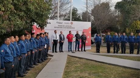 Bomberos en Saltillo: En pase de lista, Javier Díaz destaca el valor y compromiso del patronato