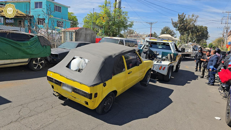 Limpian de chatarra las calles de GAM en CDMX y retiran vehículos abandonados