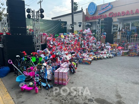 Celebran Día de Reyes Magos en Salinas Victoria