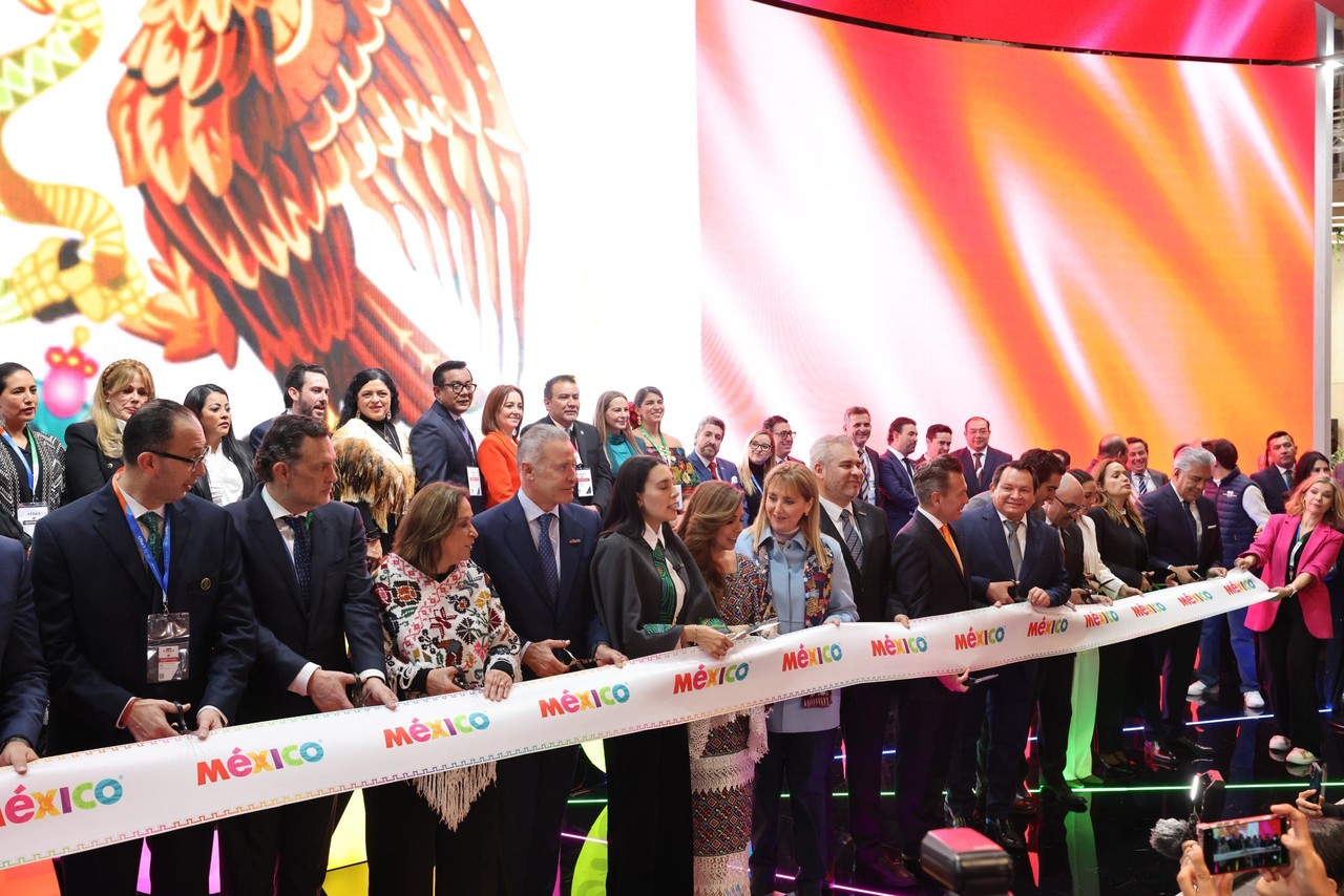 Autoridades federales y estatales de México participaron en la inauguración del pabellón de México enlaces FITUR 2025 en donde Yucatán tiene un espacio destacado.- Fuente Gobierno del Estado