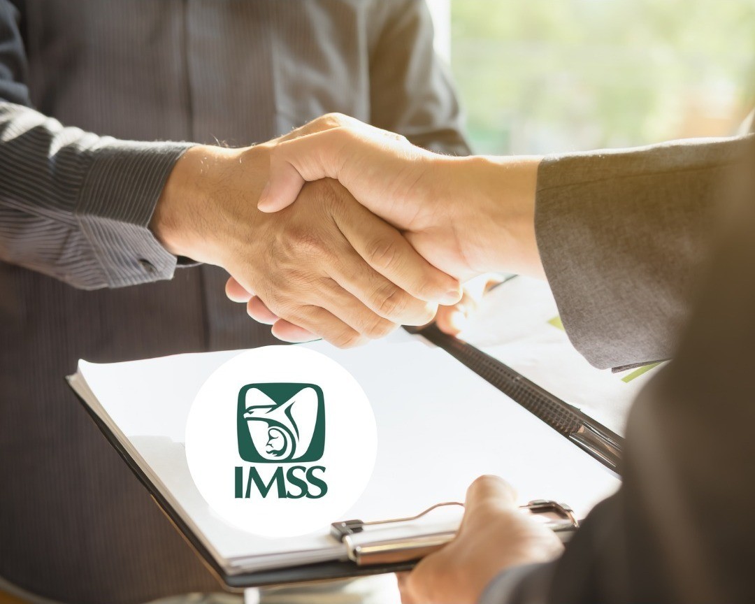 El IMSS invita a todos los prestadores y ejecutores de servicios u obras especializadas a cumplir con esta obligación dentro del plazo establecido. Foto: Canva/IMSS.