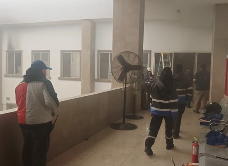 VIDEO | Susto en FIME UANL: Incendio provoca movilización de Protección Civil