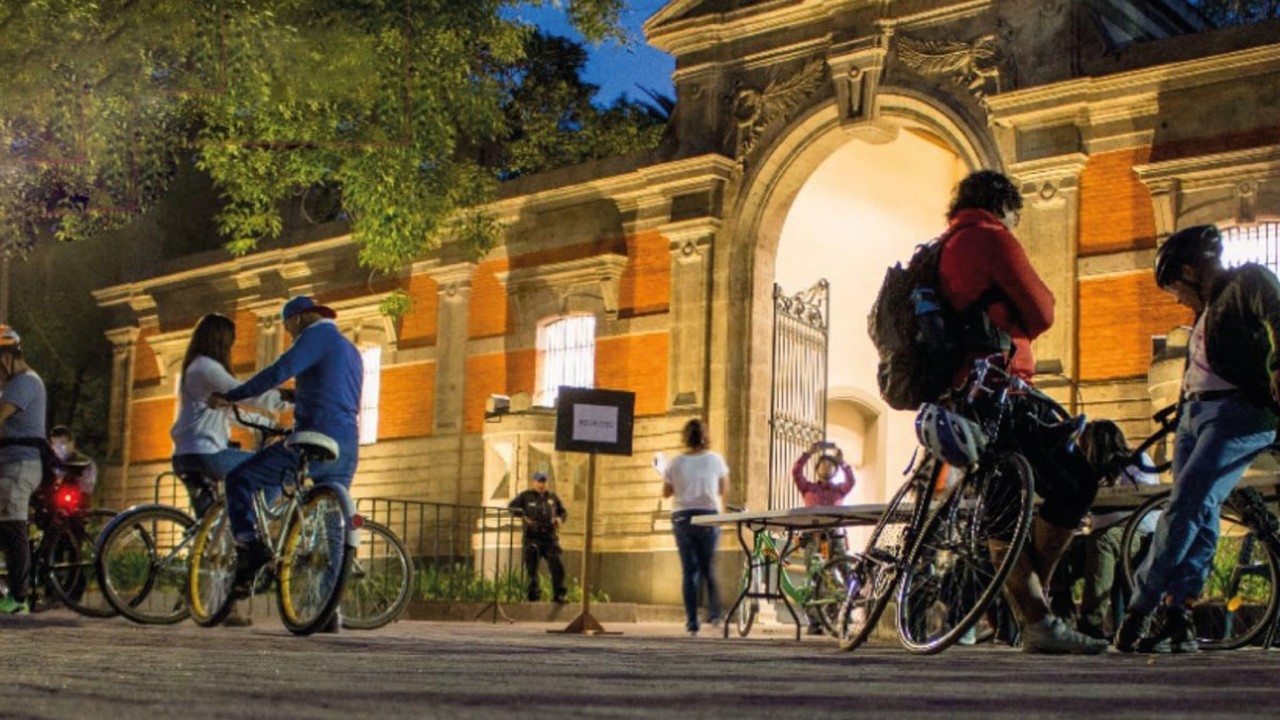 Rodada Literaria en el Bosque de Chapultepec Foto: X/@nochedemuseos