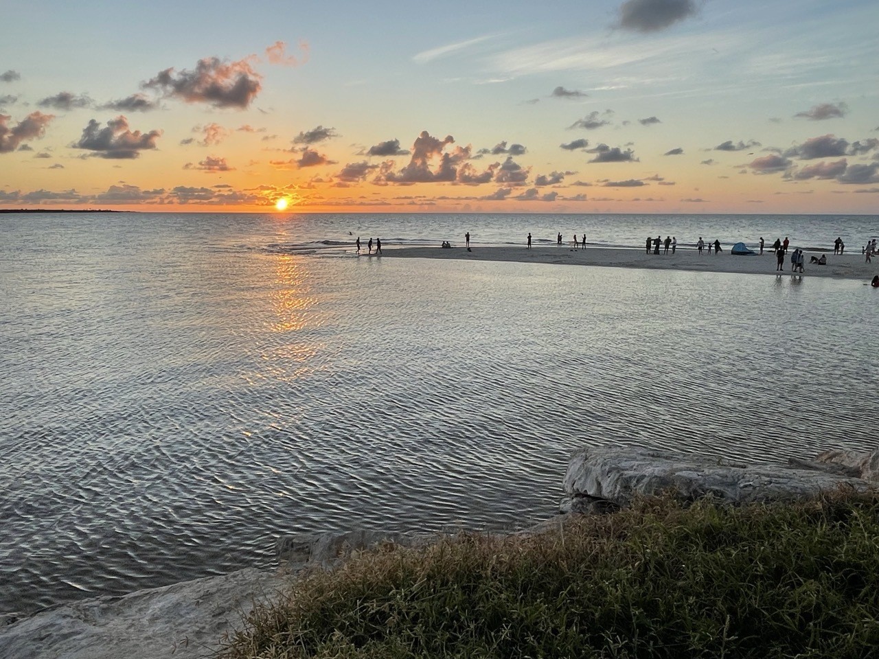 Las Dunas de Chuburná  es un punto de la costa yucateca donde se puede disfrutar de un atardecer majestuoso.- Fuente Rodrigo Aranda