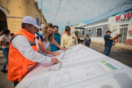 Cecilia Patrón supervisa repavimentación en el Barrio Bravo de San Sebastián