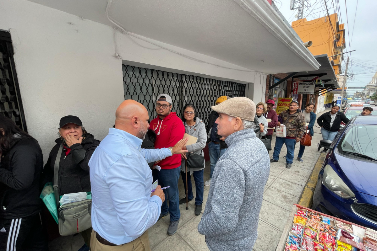 La Oficina Fiscal en Tampico trabaja a marchas forzadas para da cumplimiento a los trámites vehiculares de los contribuyentes. Foto: Axel Hassel