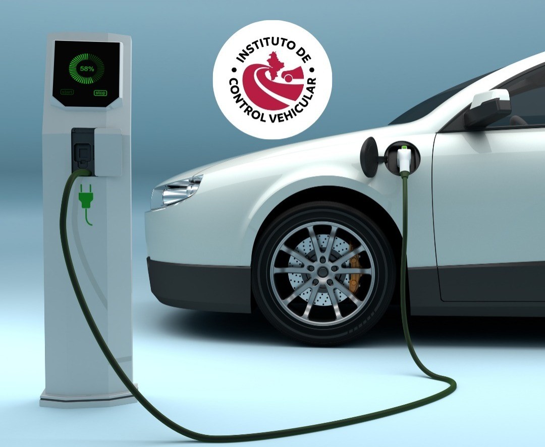 Los vehículos eléctricos e híbridos en Nuevo León están exentos del pago de refrendo vehicular, según el ICV-NL. Foto: Canva/ICV-NL.