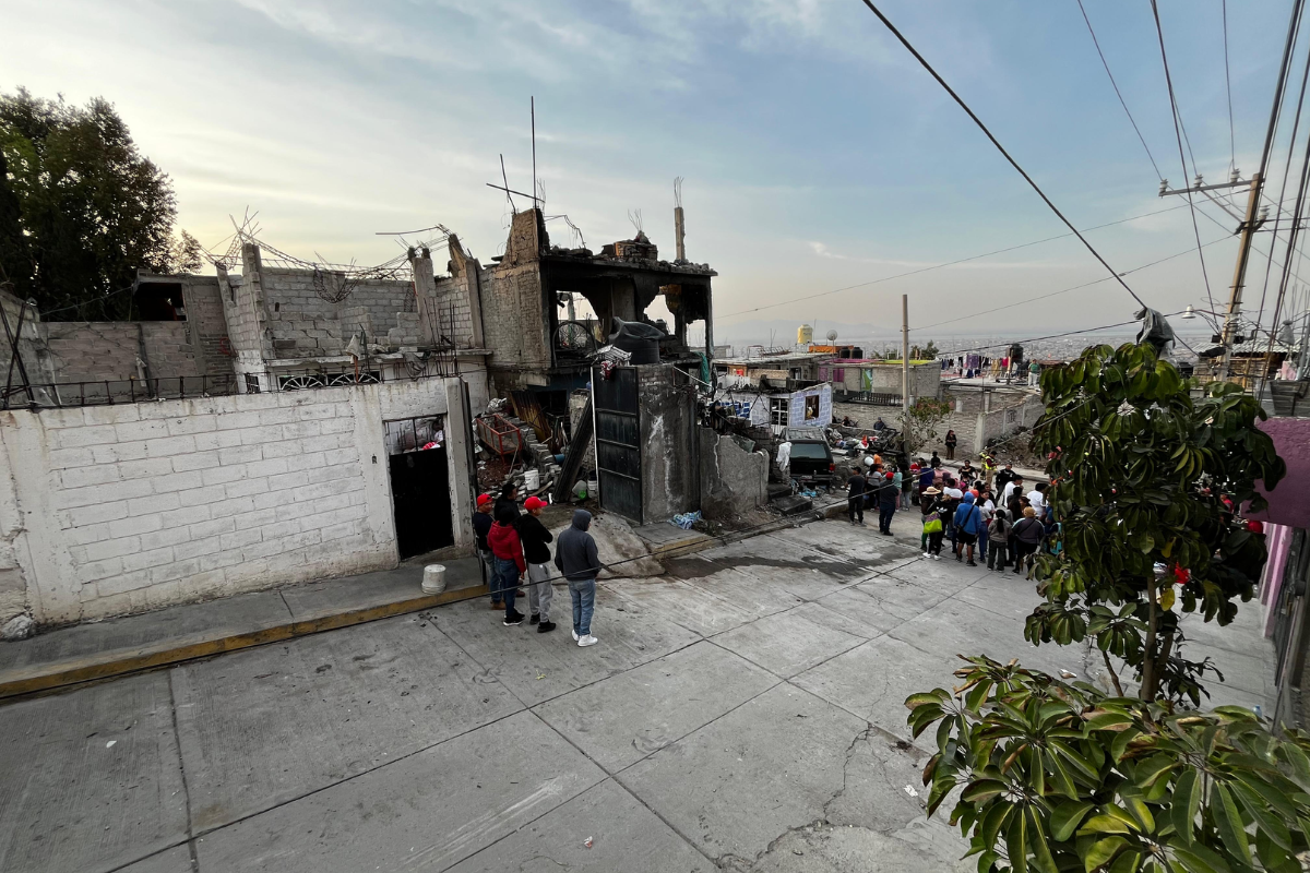 Explosión de pirotecnia en el barrio de San Juan Xochitenco, en Chimalhuacán. Foto: Omar Gomez.