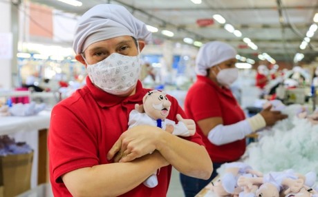 Los peluches del Doctor Simi: una historia de inclusión que conquista corazones