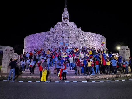 Venezolanos en Mérida se manifiestan en el Monumento a la Patria: Este es el motivo