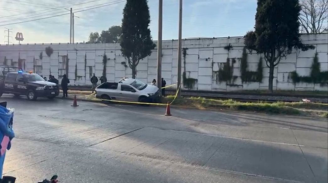 Accidente en Paseo Tollocan deja un automovilista sin vida. Foto: A Fondo Estado de México