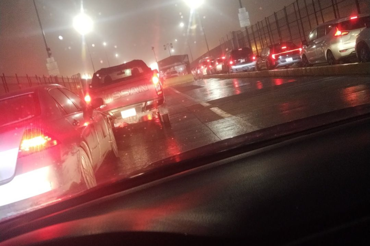 Fila en el puente Reynosa-Hidalgo. Foto: Redes sociales