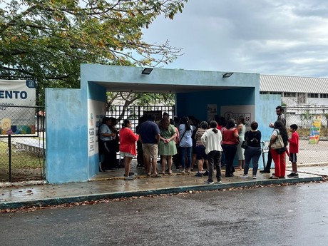 ¿Por qué padres de familia cerraron una secundaria en Mérida? Esto es lo que se sabe