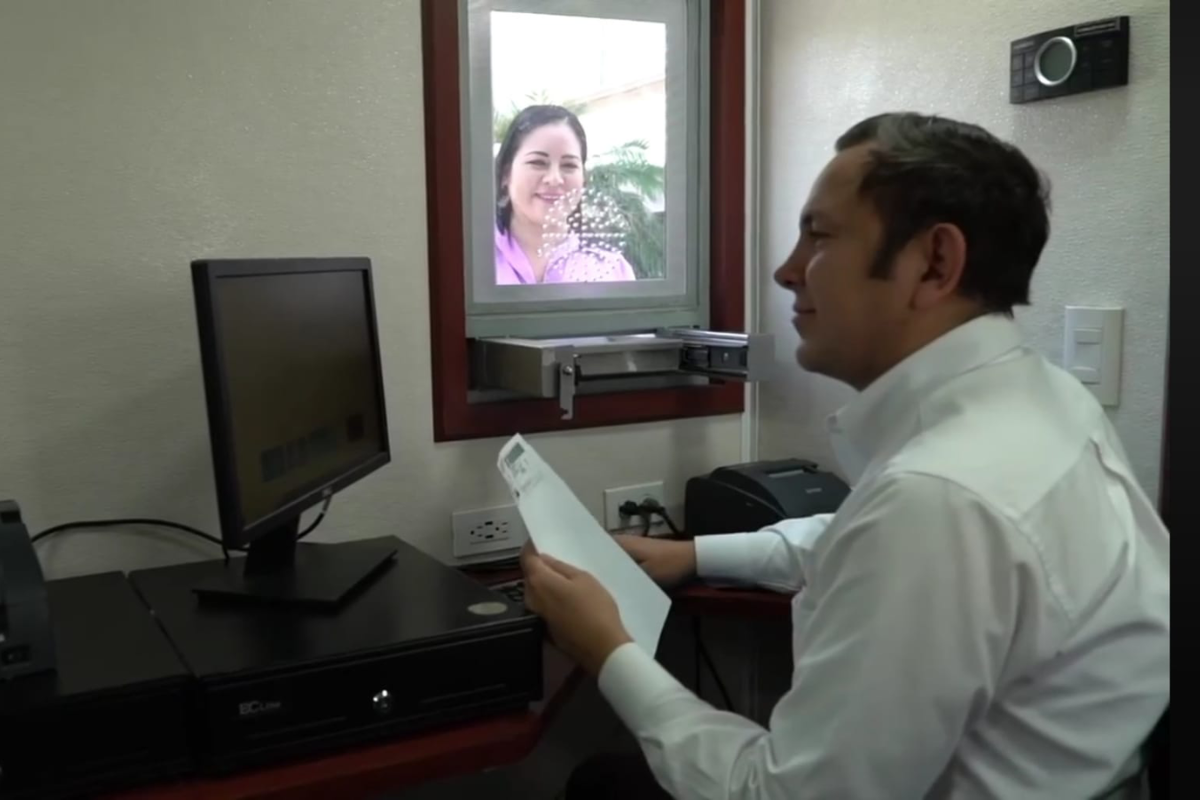 Las ventanillas en la Oficina Fiscal y los módulos móviles están abiertas para el pago de derecho derechos vehiculares y placas en Tamaulipas. Foto: Daniel Espinoza