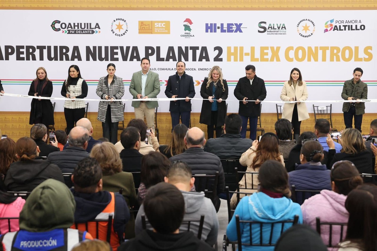 Inauguran Manolo Jiménez y Javier Díaz nueva planta en Derramadero. Foto de Manolo Jiménez.