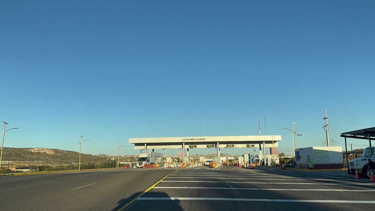 Conoce cuánto será lo que tendrás que pagar en este 2025 al pasar por la caseta de cobro Mesillas en la Supercarretera Durango a Mazatlán. Foto: Brenda García.